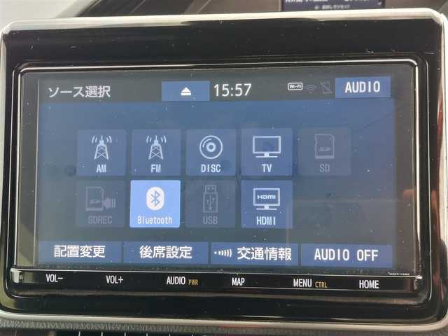 トヨタ エスクァイア Gi 東京都 2019(平31)年 3.2万km ホワイトパールクリスタルシャイン 純正9インチナビ(NSZT-Y68T)/【AM/FM/TV/DISC/SD/BT/USB/HDMI】/12.1型後席ディスプレイ/モデリスタエアロ/バックカメラ/ビルトインETC2.0/両側電動スライドドア/クルーズコントロール/LEDヘッドライト/フォグランプ/シートヒーター/純正グリル・ステアリング車載