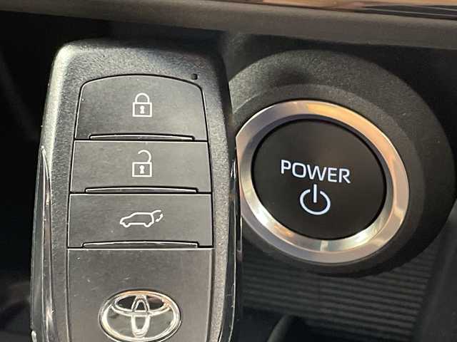 トヨタ ハリアー ハイブリッド G 新潟県 2023(令5)年 1.3万km プラチナホワイトパールマイカ 純正メモリナビ/（BT/FM/AM/フルセグ）/モデリスタエアロ/バックカメラ/ステアリングスイッチ/ハーフレザーシート/デジタルインナーミラー/電動リアゲート/AC100V/純正LEDオートヘッドライト/テレビキャンセラー/ワイパーデアイサー/ウィンカーミラー/電格ミラー/フロントフォグライト/ETC2.0/取扱説明書/保証書