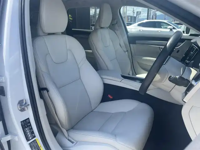 ボルボ Ｖ９０ D4 モメンタム 滋賀県 2020(令2)年 1.9万km クリスタルホワイトP アダプティブクルーズコントロール/インテリセーフ/BLIS/レーンキープアシスト/白革シート/・前席シートヒーター/・前席パワーシート/純正HDDナビ/（CD/BT/地デジ/CarPlay）/サラウンドビューカメラ/オートホールド/前後ドライブレコーダー/純正LEDヘッドライト/純正18インチAW/ETC/保証書/取説　/スペアキー