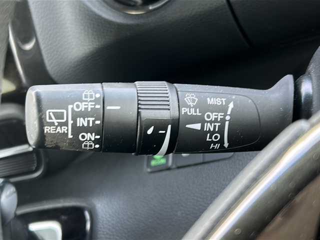 ホンダ Ｎ ＢＯＸ カスタム G L ホンダセンシング 福岡県 2018(平30)年 3.7万km ミラノレッド ・ナビ/（フルセグ/バックカメラ/・ETC/・スペアキー/・純正アルミホイール/・純正フロアマット/・片側パワースライドドア/・ホンダセンシング/・コーナーセンサー/・レーンキープアシスト/・クルーズコントロール/・横滑り防止装置/・衝突軽減システム/・ドアバイザー/・オートライト/・カーテンエアバッグ/・ベンチシート/・スマートキー/・保証書