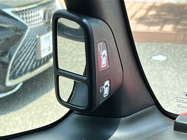 ホンダ Ｎ ＢＯＸ カスタム G L ホンダセンシング 福岡県 2018(平30)年 3.7万km ミラノレッド ・ナビ/（フルセグ/バックカメラ/・ETC/・スペアキー/・純正アルミホイール/・純正フロアマット/・片側パワースライドドア/・ホンダセンシング/・コーナーセンサー/・レーンキープアシスト/・クルーズコントロール/・横滑り防止装置/・衝突軽減システム/・ドアバイザー/・オートライト/・カーテンエアバッグ/・ベンチシート/・スマートキー/・保証書