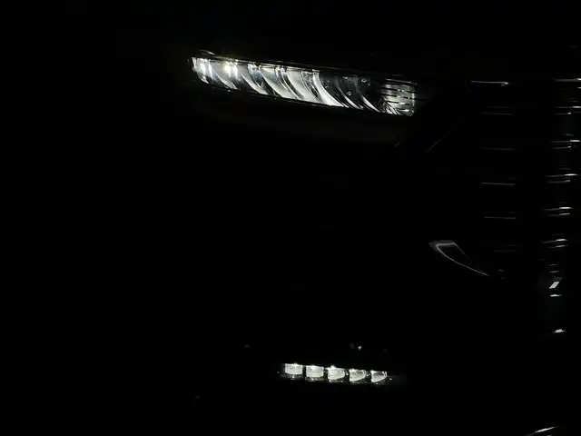 ホンダ オデッセイ ハイブリッド e:HEVアブソルート EXブラックED 群馬県 2023(令5)年 1.3万km プレミアムヴィーナスブラックP 純正15.6インチフリップダウンモニター/＝＝＝＝＝/純正11.インチナビ/・AM/FM/CD/DVD/SD/Bluetooth/・USB/HDMI/AppleCarPlay/AndroidAuto/マルチビューカメラシステム/ホンダセンシング/・衝突軽減ブレーキ/近距離衝突軽減ブレーキ/・先行車発進お知らせ機能/・歩行者事故低減ステアリング/・路外逸脱抑制機能/・渋滞追従機能付アダプティブクルーズコントロール/・車線維持支援システム/・ブラインドスポットインフォメーション/・オートハイビーム/・標識認識機能/・誤発進抑制機能/後方誤発進抑制機能/・急アクセル抑制機能/後退出庫サポート/・パーキングセンサーシステム/両側パワースライドドア/ハンズフリーアクセスパワーテールゲート(予約ロック付)/本革シート/2列目両側アームレスト付4ウェイパワーシート(リクライニング/オットマン)/ひし2列目シートセンターテーブル(折りたたみ式・ドリンクホルダー付)/運転席8ウェイ 助手席4ウェイ パワーシート/運転席＆助手席シートヒーター＋2列目シートヒーター/18インチアルミホイール(マットベルリナブラック)