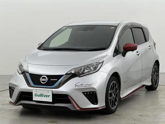 日産 ノート e－パワー ニスモ 福岡県 2018(平30)年 5.8万km シルバー エアロ　/純正ナビ　/フルセグＴＶ　/デジタルルームミラー　/全方位カメラ　/ＥＴＣ　/ドライブレコーダー　/衝突被害軽減システム　/レーンキープ　/コーナーセンサー　/横滑り防止装置　/オートライト　/純正１６インチアルミホイール