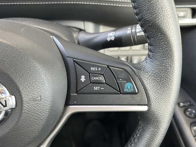 日産 セレナ ハイウェイスターVセレクションⅡ 静岡県 2019(平31)年 4.3万km ダイヤモンドブラック プロパイロット/・プリクラッシュ/・バックカメラ/・アラウンドビューモニター/・ドライブレコーダー前後/・レーンキープアシスト/・パーキングアシスト/・コーナーセンサー前後/社外SDナビ/・CD/・DVD/・Bluetooth/・フルセグTV/・USB/・純正フリップダウンモニター/主要装備/・デジタルインナーミラー/・両側パワースライドドア/・アイドリングストップ/・LEDヘッドライト/・フォグランプ/・オートライト/・社外マット/・ドアバイザー/・スペアキー