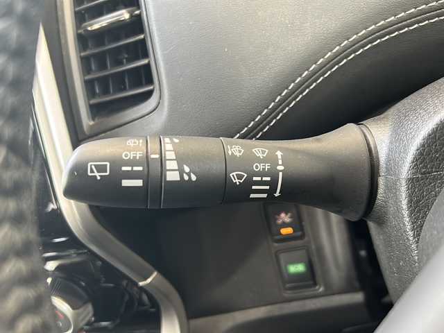 日産 セレナ ハイウェイスターVセレクションⅡ 静岡県 2019(平31)年 4.3万km ダイヤモンドブラック プロパイロット/・プリクラッシュ/・バックカメラ/・アラウンドビューモニター/・ドライブレコーダー前後/・レーンキープアシスト/・パーキングアシスト/・コーナーセンサー前後/社外SDナビ/・CD/・DVD/・Bluetooth/・フルセグTV/・USB/・純正フリップダウンモニター/主要装備/・デジタルインナーミラー/・両側パワースライドドア/・アイドリングストップ/・LEDヘッドライト/・フォグランプ/・オートライト/・社外マット/・ドアバイザー/・スペアキー