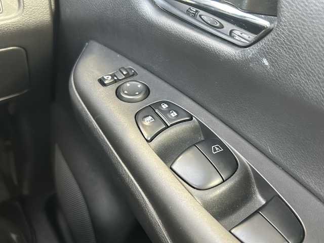 日産 セレナ ハイウェイスターVセレクションⅡ 静岡県 2019(平31)年 4.3万km ダイヤモンドブラック プロパイロット/・プリクラッシュ/・バックカメラ/・アラウンドビューモニター/・ドライブレコーダー前後/・レーンキープアシスト/・パーキングアシスト/・コーナーセンサー前後/社外SDナビ/・CD/・DVD/・Bluetooth/・フルセグTV/・USB/・純正フリップダウンモニター/主要装備/・デジタルインナーミラー/・両側パワースライドドア/・アイドリングストップ/・LEDヘッドライト/・フォグランプ/・オートライト/・社外マット/・ドアバイザー/・スペアキー