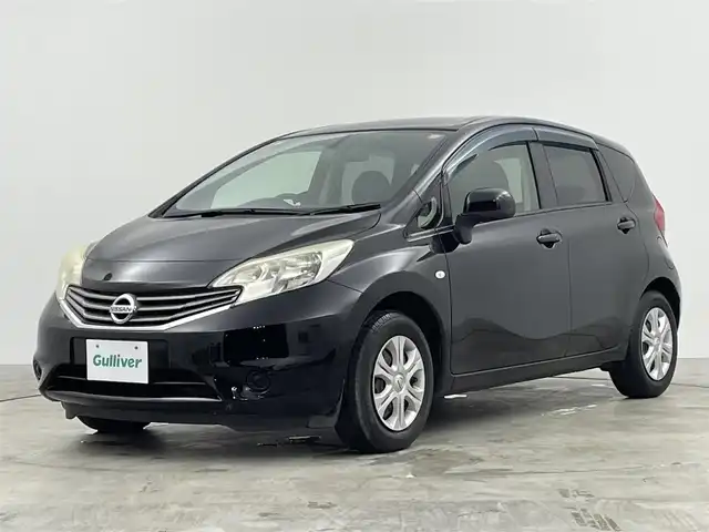 日産 ノート X DIG－S 群馬県 2013(平25)年 3万km スーパーブラック 純正７インチナビ　ＥＴＣ　ヘッドライトレベライザー　電動格納ミラー　オートエアコン　プッシュスタート　スマートキー　アイドリングストップ　純正フロアマット　横滑り防止装置　盗難防止装置　禁煙車