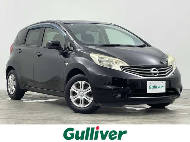 日産 ノート X DIG－S 群馬県 2013(平25)年 3万km スーパーブラック 純正７インチナビ　ＥＴＣ　ヘッドライトレベライザー　電動格納ミラー　オートエアコン　プッシュスタート　スマートキー　アイドリングストップ　純正フロアマット　横滑り防止装置　盗難防止装置　禁煙車