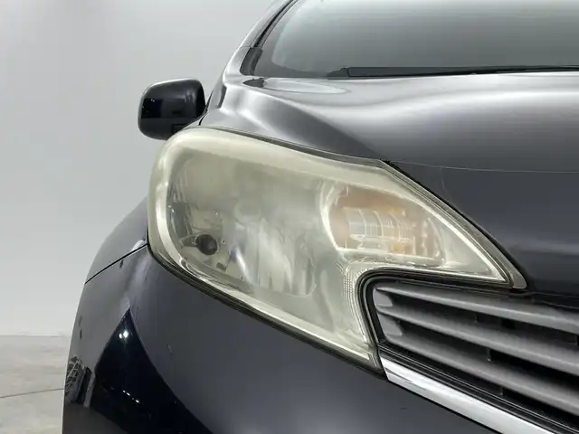 日産 ノート X DIG－S 群馬県 2013(平25)年 3万km スーパーブラック 純正７インチナビ　ＥＴＣ　ヘッドライトレベライザー　電動格納ミラー　オートエアコン　プッシュスタート　スマートキー　アイドリングストップ　純正フロアマット　横滑り防止装置　盗難防止装置　禁煙車