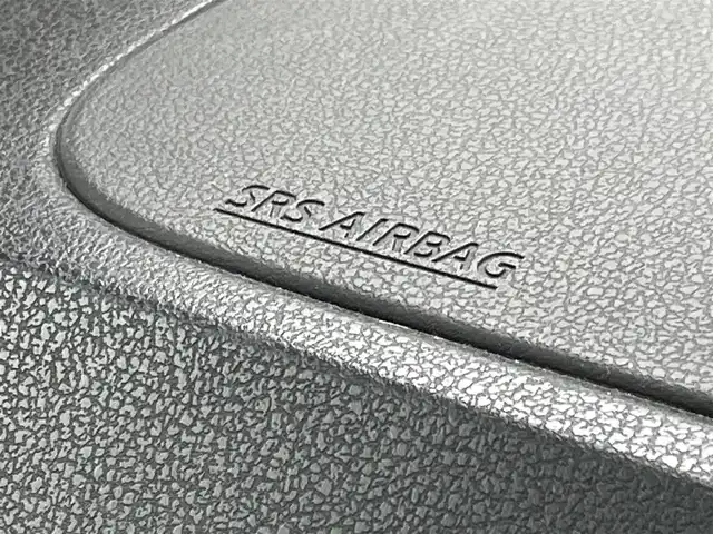 日産 ノート X DIG－S 群馬県 2013(平25)年 3万km スーパーブラック 純正７インチナビ　ＥＴＣ　ヘッドライトレベライザー　電動格納ミラー　オートエアコン　プッシュスタート　スマートキー　アイドリングストップ　純正フロアマット　横滑り防止装置　盗難防止装置　禁煙車