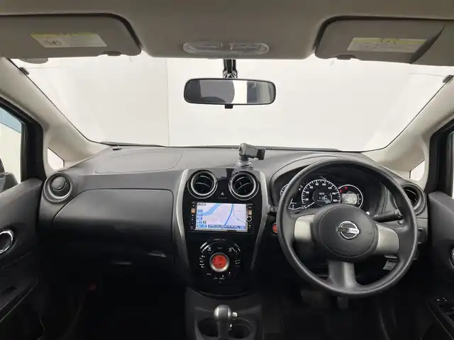 日産 ノート X DIG－S 群馬県 2013(平25)年 3万km スーパーブラック 純正７インチナビ　ＥＴＣ　ヘッドライトレベライザー　電動格納ミラー　オートエアコン　プッシュスタート　スマートキー　アイドリングストップ　純正フロアマット　横滑り防止装置　盗難防止装置　禁煙車