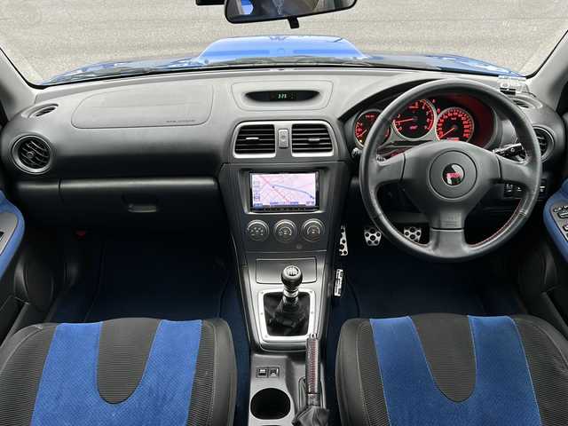 スバル インプレッサ ＷＲＸ STi 茨城県 2005(平17)年 9.4万km WRブルーマイカ STIスポイラー/社外メモリナビ/(地デジTV・BT・ラジオ再生)/6速MT/純正フロアマット/HIDヘッドライト/BBS製17inアルミホイール/CLIFFORDセキュリティ(Concept480j)/リモコンキー