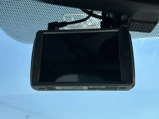 トヨタ アクア S 福岡県 2013(平25)年 8万km グレーメタリック 社外7型ナビ（BT/フルセグ/DISC/AM/FM)/Bカメラ/オートライト/純正15インチAW/アイドリングストップ/盗難防止装置/ドアバイザー/純正フロアマット/スマートキー/ETC/保証書/取扱説明書