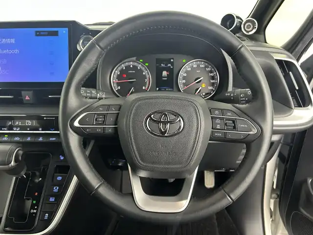 トヨタ ノア S－G 道央・札幌 2022(令4)年 3.9万km ホワイトパールクリスタルシャイン ・4WD/・寒冷地仕様/・トヨタセーフティセンス/・プリクラッシュセーフティ/・レーンキープアシスト/・レーダークルーズコントロール/・ロードサインアシスト/・リアカメラディテクション/・オートハイビーム/・パーキングアシスト/・純正ディスプレイオーディオ/・ナビ機能/全方位カメラ/フルセグ/BT/CD/DVD/・ビルトインETC/・両側パワースライドドア/・シートヒーター/・オートブレーキホールド/・ドアロック連動ミラー/・社外360°+後方ドライブレコーダー/・LEDヘッドライト/・積込サマータイヤゴム205/60R16