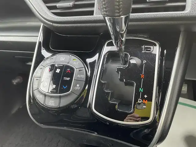 トヨタ ヴォクシー ZS 煌Ⅱ 石川県 2019(平31)年 3.9万km ホワイトパールクリスタルシャイン 純正メモリーナビ/純正CD/DVD/フルセグTV/バックカメラ/LEDヘッドライト/ビルトインETC/ドライブレコーダー/両側パワースライドドア/スマートキー/プッシュスタート/電動ミラー/クルーズコントロール/純正アルミホイース/保証書