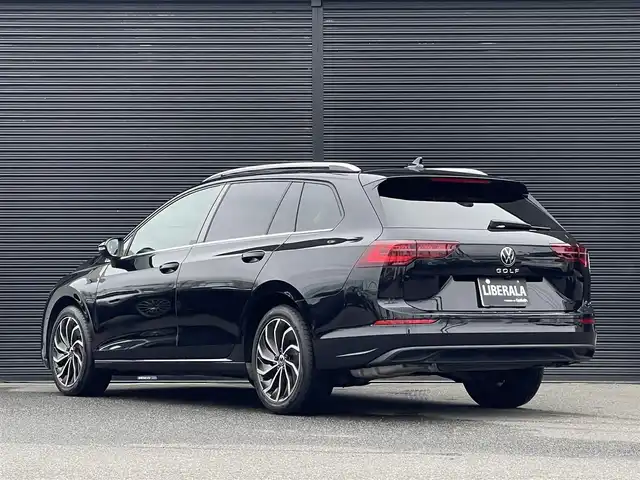 フォルクスワーゲン ＶＷ ゴルフ ヴァリアント TDI アクティブADV プラチナムED 山梨県 2023(令5)年 0.9万km ディープブラックパールエフェクト マトリクスLEDヘッドライトIQ.LIGHT/DiscoverPro/DigitalCockpitPro/ACC/プリクラッシュ/LKA/サイドアシスト/バックカメラ/シートヒーター/ステアリングヒーター/前後PDC/フルセグ/Bluetooth/AppleCarPlay/AndroidAuto/純正17インチAW/ETC2.0