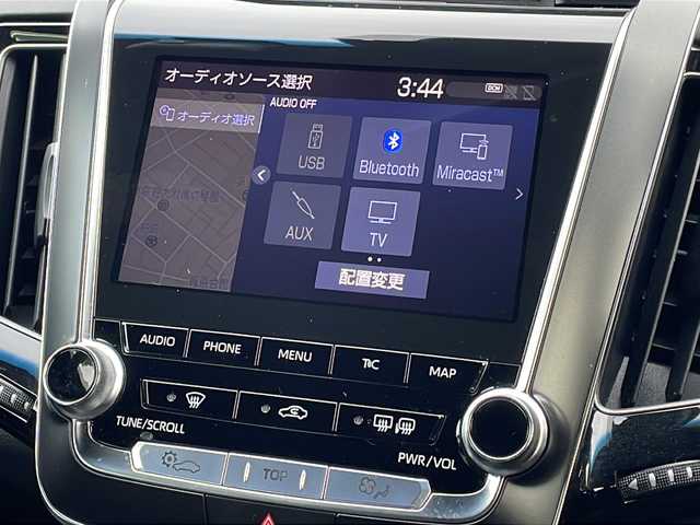 トヨタ クラウン ハイブリッド RS アドバンス Four 青森県 2018(平30)年 9.8万km ホワイトパールクリスタルシャイン 4WD/純正SDナビ・フルセグTV/CD・DVD・Bluetooth・SD・USB/OPパノラミックビューモニター/合皮コンビシート/前席パワーシート・シートヒーター/ステアリングヒーター/カラーヘッドアップディスプレイ/OPセーフティパッケージプラス/インテリジェントパーキングアシスト2/リアカメラディテクション/パーキングサポートブレーキ/セーフティセンス/プリクラッシュセーフティ/レーダークルーズコントロール/レーントレーシングアシスト/アダプティブハイビーム/ブラインドスポットモニター/クリアランスソナー/パドルシフト/AC100V100W/純正ビルトインETC2.0/前後ドライブレコーダー/3眼LEDヘッドランプ/フォグランプ/純正18インチアルミ/TRDエアロ
