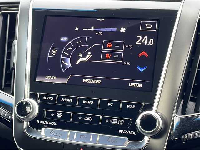 トヨタ クラウン ハイブリッド RS アドバンス Four 青森県 2018(平30)年 9.8万km ホワイトパールクリスタルシャイン 4WD/純正SDナビ・フルセグTV/CD・DVD・Bluetooth・SD・USB/OPパノラミックビューモニター/合皮コンビシート/前席パワーシート・シートヒーター/ステアリングヒーター/カラーヘッドアップディスプレイ/OPセーフティパッケージプラス/インテリジェントパーキングアシスト2/リアカメラディテクション/パーキングサポートブレーキ/セーフティセンス/プリクラッシュセーフティ/レーダークルーズコントロール/レーントレーシングアシスト/アダプティブハイビーム/ブラインドスポットモニター/クリアランスソナー/パドルシフト/AC100V100W/純正ビルトインETC2.0/前後ドライブレコーダー/3眼LEDヘッドランプ/フォグランプ/純正18インチアルミ/TRDエアロ