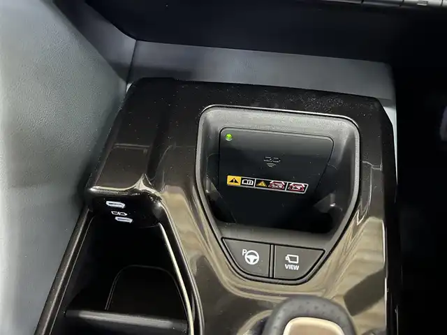 トヨタ クラウン エステート RS 道央・札幌 2025(令7)年 0.6万km プレシャスホワイトパール ワンオーナー/純正ディスプレイオーディオ(BT/タイプC/Miracast/Apple Carplay/Android Auto/FM/AM/フルセグ/)/フルモデリスタエアロ/ワイヤレス充電/ドラレコ前後/ガラスルーフ/ステアリングヒーター/エアシートD+N/シートヒーター全席/パワーバックドア/ETC2.0/AC100V充電/D＋NパワーシートD席メモリーシート付/黒レザーシート/モデリスタAW21インチ/トヨタセーフティセンス/PDA(プロアクティブドライビングアシスト)/HUD(ヘッドアップディスプレイ)/BSM(ブラインドスポットモニター)/PCS(プリクラッシュセーフティ)/SEA(安心降車システム)/ADAS(先進運転支援システム)/純正AW積載/スマートキー×2/保証書/取扱説明書