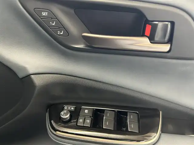 トヨタ クラウン エステート RS 道央・札幌 2025(令7)年 0.6万km プレシャスホワイトパール ワンオーナー/純正ディスプレイオーディオ(BT/タイプC/Miracast/Apple Carplay/Android Auto/FM/AM/フルセグ/)/フルモデリスタエアロ/ワイヤレス充電/ドラレコ前後/ガラスルーフ/ステアリングヒーター/エアシートD+N/シートヒーター全席/パワーバックドア/ETC2.0/AC100V充電/D＋NパワーシートD席メモリーシート付/黒レザーシート/モデリスタAW21インチ/トヨタセーフティセンス/PDA(プロアクティブドライビングアシスト)/HUD(ヘッドアップディスプレイ)/BSM(ブラインドスポットモニター)/PCS(プリクラッシュセーフティ)/SEA(安心降車システム)/ADAS(先進運転支援システム)/純正AW積載/スマートキー×2/保証書/取扱説明書