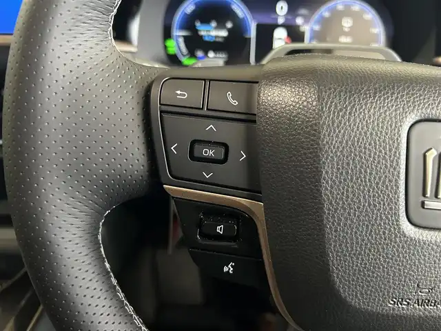 トヨタ クラウン エステート RS 道央・札幌 2025(令7)年 0.6万km プレシャスホワイトパール ワンオーナー/純正ディスプレイオーディオ(BT/タイプC/Miracast/Apple Carplay/Android Auto/FM/AM/フルセグ/)/フルモデリスタエアロ/ワイヤレス充電/ドラレコ前後/ガラスルーフ/ステアリングヒーター/エアシートD+N/シートヒーター全席/パワーバックドア/ETC2.0/AC100V充電/D＋NパワーシートD席メモリーシート付/黒レザーシート/モデリスタAW21インチ/トヨタセーフティセンス/PDA(プロアクティブドライビングアシスト)/HUD(ヘッドアップディスプレイ)/BSM(ブラインドスポットモニター)/PCS(プリクラッシュセーフティ)/SEA(安心降車システム)/ADAS(先進運転支援システム)/純正AW積載/スマートキー×2/保証書/取扱説明書