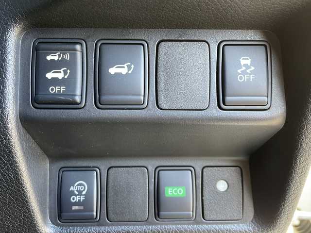 日産 エクストレイル 20Xt エマージェンシーブレーキ 青森県 2016(平28)年 9.8万km ブリリアントホワイトパール 4WD/純正メーカーナビ・フルセグTV/CD・DVD・Bluetooth/アラウンドビューモニター/パワーバックドア/前席シートヒーター/エマージェンシーブレーキ/踏み間違い衝突防止アシスト/車線逸脱警報/フロント・バックソナー/ブラインドスポットウォーニング/クルーズコントロール/パーキングアシスト/OPサイド・カーテンエアバッグ/純正エンジンスターター/ビルトインETC/LEDヘッドライト/フォグランプ/純正17インチアルミ/ルーフレール