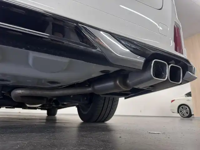 トヨタ アルファード S Cパッケージ 三重県 2020(令2)年 6.2万km ホワイトパールクリスタルシャイン ガソリン/FF/MTモード付インパネCVT/純正 9インチディスプレイオーディオ/（FM/AM/CD*/DVD*/USB/iPod/Bluetooth/Miracast）/12.1インチ 後席モニター V12T-R68C/バックガイドモニター/モデリスタエアロ（F/S/R下）＋スポーツマフラー/両側パワースライドドア/ドライブレコーダー 前後（ミラー内蔵）/ビルトイン ETC/Toyota Safety Sense/・プリクラッシュセーフティ/・レーントレーシングアシスト/・クリアランスソナー/・パーキングサポートブレーキ/・アダプティブハイビームシステム/・レーダークルコン/・ロードサインアシスト/・先行車発進告知機能/など/装備/・【OP】ツインムーンルーフ/・合皮シート/・パワーシート（D/N）/・エグゼクティブパワーシート（電動リクライニング＆オットマン（N/2nd））/・パワーバックドア/・シートヒーター・ベンチレーション（D/N）/・ステアリングヒーター/・オートライト/・3眼フルLEDヘッドランプ/・ステアリングスイッチ/・左右・後席独立オートエアコン/・自動防眩ルームミラー/・純正18inAW/・スマートキーx2/・保/取/・スペアタイヤ*/など/*…OP