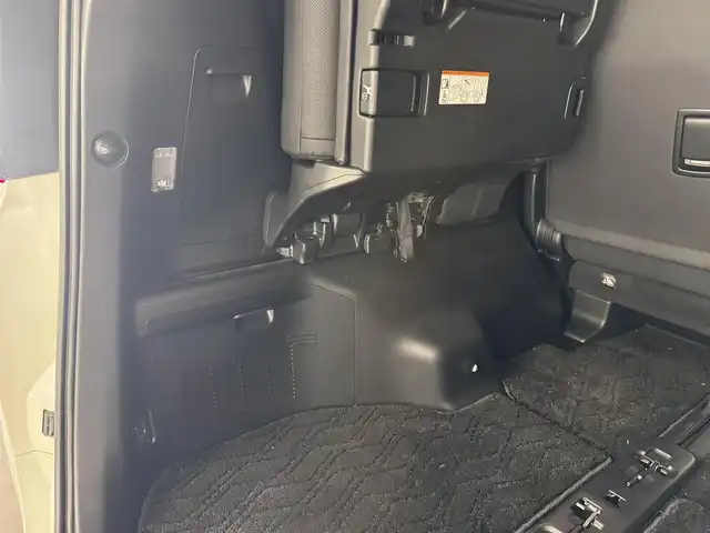 トヨタ アルファード S Cパッケージ 三重県 2020(令2)年 6.2万km ホワイトパールクリスタルシャイン ガソリン/FF/MTモード付インパネCVT/純正 9インチディスプレイオーディオ/（FM/AM/CD*/DVD*/USB/iPod/Bluetooth/Miracast）/12.1インチ 後席モニター V12T-R68C/バックガイドモニター/モデリスタエアロ（F/S/R下）＋スポーツマフラー/両側パワースライドドア/ドライブレコーダー 前後（ミラー内蔵）/ビルトイン ETC/Toyota Safety Sense/・プリクラッシュセーフティ/・レーントレーシングアシスト/・クリアランスソナー/・パーキングサポートブレーキ/・アダプティブハイビームシステム/・レーダークルコン/・ロードサインアシスト/・先行車発進告知機能/など/装備/・【OP】ツインムーンルーフ/・合皮シート/・パワーシート（D/N）/・エグゼクティブパワーシート（電動リクライニング＆オットマン（N/2nd））/・パワーバックドア/・シートヒーター・ベンチレーション（D/N）/・ステアリングヒーター/・オートライト/・3眼フルLEDヘッドランプ/・ステアリングスイッチ/・左右・後席独立オートエアコン/・自動防眩ルームミラー/・純正18inAW/・スマートキーx2/・保/取/・スペアタイヤ*/など/*…OP