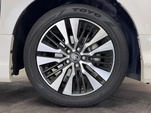 トヨタ アルファード S Cパッケージ 三重県 2020(令2)年 6.2万km ホワイトパールクリスタルシャイン ガソリン/FF/MTモード付インパネCVT/純正 9インチディスプレイオーディオ/（FM/AM/CD*/DVD*/USB/iPod/Bluetooth/Miracast）/12.1インチ 後席モニター V12T-R68C/バックガイドモニター/モデリスタエアロ（F/S/R下）＋スポーツマフラー/両側パワースライドドア/ドライブレコーダー 前後（ミラー内蔵）/ビルトイン ETC/Toyota Safety Sense/・プリクラッシュセーフティ/・レーントレーシングアシスト/・クリアランスソナー/・パーキングサポートブレーキ/・アダプティブハイビームシステム/・レーダークルコン/・ロードサインアシスト/・先行車発進告知機能/など/装備/・【OP】ツインムーンルーフ/・合皮シート/・パワーシート（D/N）/・エグゼクティブパワーシート（電動リクライニング＆オットマン（N/2nd））/・パワーバックドア/・シートヒーター・ベンチレーション（D/N）/・ステアリングヒーター/・オートライト/・3眼フルLEDヘッドランプ/・ステアリングスイッチ/・左右・後席独立オートエアコン/・自動防眩ルームミラー/・純正18inAW/・スマートキーx2/・保/取/・スペアタイヤ*/など/*…OP