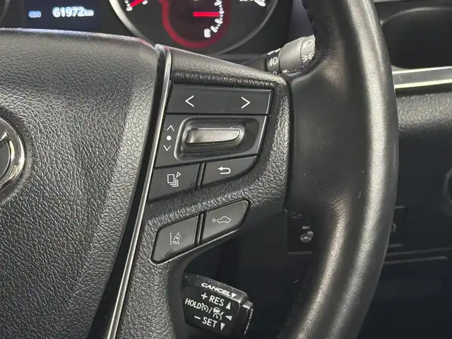 トヨタ アルファード S Cパッケージ 三重県 2020(令2)年 6.2万km ホワイトパールクリスタルシャイン ガソリン/FF/MTモード付インパネCVT/純正 9インチディスプレイオーディオ/（FM/AM/CD*/DVD*/USB/iPod/Bluetooth/Miracast）/12.1インチ 後席モニター V12T-R68C/バックガイドモニター/モデリスタエアロ（F/S/R下）＋スポーツマフラー/両側パワースライドドア/ドライブレコーダー 前後（ミラー内蔵）/ビルトイン ETC/Toyota Safety Sense/・プリクラッシュセーフティ/・レーントレーシングアシスト/・クリアランスソナー/・パーキングサポートブレーキ/・アダプティブハイビームシステム/・レーダークルコン/・ロードサインアシスト/・先行車発進告知機能/など/装備/・【OP】ツインムーンルーフ/・合皮シート/・パワーシート（D/N）/・エグゼクティブパワーシート（電動リクライニング＆オットマン（N/2nd））/・パワーバックドア/・シートヒーター・ベンチレーション（D/N）/・ステアリングヒーター/・オートライト/・3眼フルLEDヘッドランプ/・ステアリングスイッチ/・左右・後席独立オートエアコン/・自動防眩ルームミラー/・純正18inAW/・スマートキーx2/・保/取/・スペアタイヤ*/など/*…OP