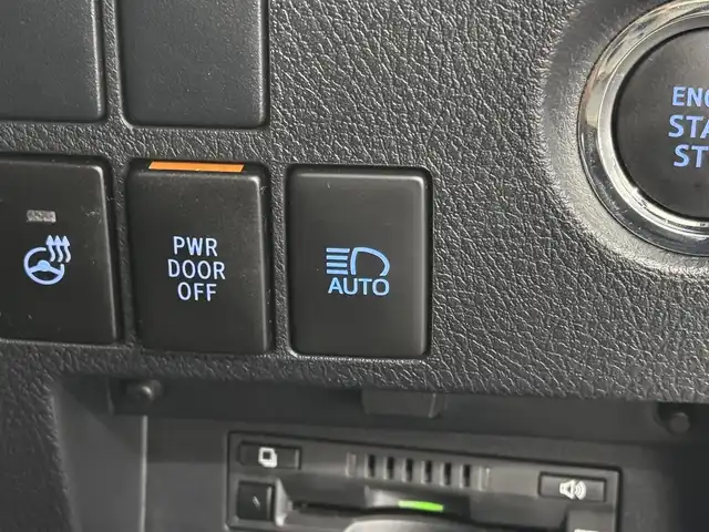 トヨタ アルファード S Cパッケージ 三重県 2020(令2)年 6.2万km ホワイトパールクリスタルシャイン ガソリン/FF/MTモード付インパネCVT/純正 9インチディスプレイオーディオ/（FM/AM/CD*/DVD*/USB/iPod/Bluetooth/Miracast）/12.1インチ 後席モニター V12T-R68C/バックガイドモニター/モデリスタエアロ（F/S/R下）＋スポーツマフラー/両側パワースライドドア/ドライブレコーダー 前後（ミラー内蔵）/ビルトイン ETC/Toyota Safety Sense/・プリクラッシュセーフティ/・レーントレーシングアシスト/・クリアランスソナー/・パーキングサポートブレーキ/・アダプティブハイビームシステム/・レーダークルコン/・ロードサインアシスト/・先行車発進告知機能/など/装備/・【OP】ツインムーンルーフ/・合皮シート/・パワーシート（D/N）/・エグゼクティブパワーシート（電動リクライニング＆オットマン（N/2nd））/・パワーバックドア/・シートヒーター・ベンチレーション（D/N）/・ステアリングヒーター/・オートライト/・3眼フルLEDヘッドランプ/・ステアリングスイッチ/・左右・後席独立オートエアコン/・自動防眩ルームミラー/・純正18inAW/・スマートキーx2/・保/取/・スペアタイヤ*/など/*…OP