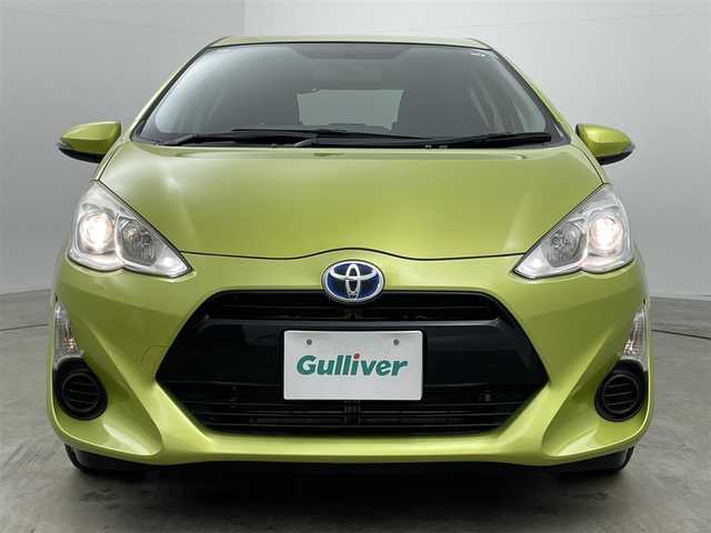 トヨタ アクア S 岡山県 2015(平27)年 5.2万km フレッシュグリーンマイカメタリック 社外ナビ/（CD/DVD/TV/BT)/バックカメラ/ステアリングリモコン/ETC/オートライト/プッシュスタート/スマートキー×2/アイドリングストップ/純正フロアマット/ドアバイザー/横滑り防止装置/ＥＶモード