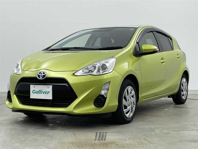 トヨタ アクア S 岡山県 2015(平27)年 5.2万km フレッシュグリーンマイカメタリック 社外ナビ/（CD/DVD/TV/BT)/バックカメラ/ステアリングリモコン/ETC/オートライト/プッシュスタート/スマートキー×2/アイドリングストップ/純正フロアマット/ドアバイザー/横滑り防止装置/ＥＶモード