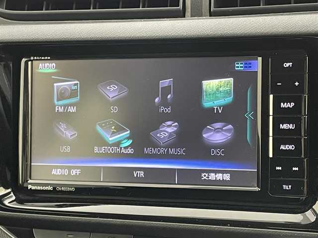 トヨタ アクア S 岡山県 2015(平27)年 5.2万km フレッシュグリーンマイカメタリック 社外ナビ/（CD/DVD/TV/BT)/バックカメラ/ステアリングリモコン/ETC/オートライト/プッシュスタート/スマートキー×2/アイドリングストップ/純正フロアマット/ドアバイザー/横滑り防止装置/ＥＶモード