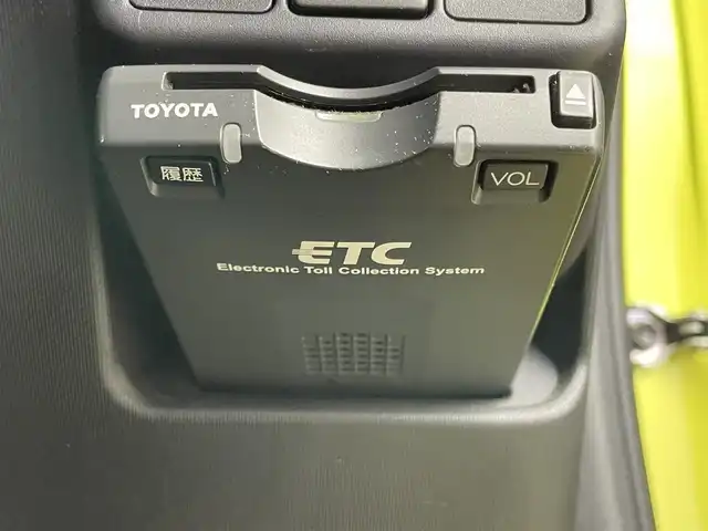 トヨタ アクア S 岡山県 2015(平27)年 5.2万km フレッシュグリーンマイカメタリック 社外ナビ/（CD/DVD/TV/BT)/バックカメラ/ステアリングリモコン/ETC/オートライト/プッシュスタート/スマートキー×2/アイドリングストップ/純正フロアマット/ドアバイザー/横滑り防止装置/ＥＶモード