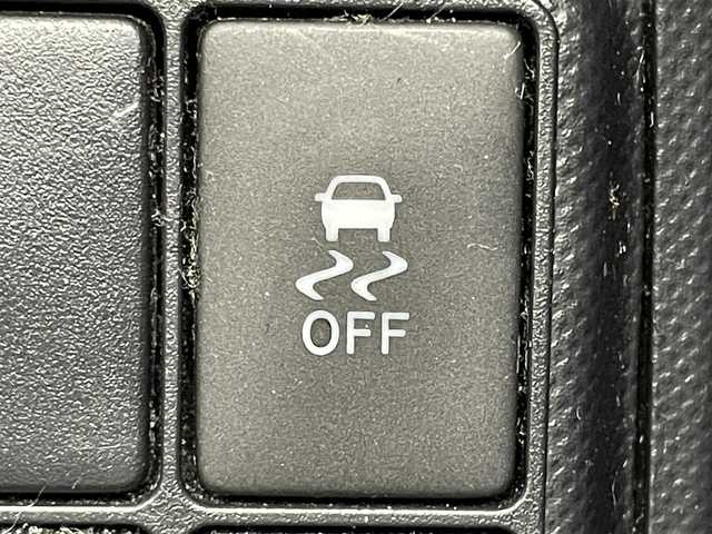 トヨタ アクア S 岡山県 2015(平27)年 5.2万km フレッシュグリーンマイカメタリック 社外ナビ/（CD/DVD/TV/BT)/バックカメラ/ステアリングリモコン/ETC/オートライト/プッシュスタート/スマートキー×2/アイドリングストップ/純正フロアマット/ドアバイザー/横滑り防止装置/ＥＶモード