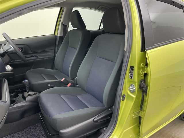 トヨタ アクア S 岡山県 2015(平27)年 5.2万km フレッシュグリーンマイカメタリック 社外ナビ/（CD/DVD/TV/BT)/バックカメラ/ステアリングリモコン/ETC/オートライト/プッシュスタート/スマートキー×2/アイドリングストップ/純正フロアマット/ドアバイザー/横滑り防止装置/ＥＶモード