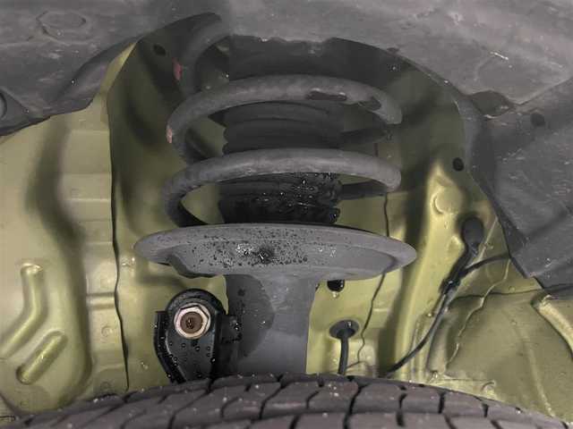 トヨタ アクア S 岡山県 2015(平27)年 5.2万km フレッシュグリーンマイカメタリック 社外ナビ/（CD/DVD/TV/BT)/バックカメラ/ステアリングリモコン/ETC/オートライト/プッシュスタート/スマートキー×2/アイドリングストップ/純正フロアマット/ドアバイザー/横滑り防止装置/ＥＶモード