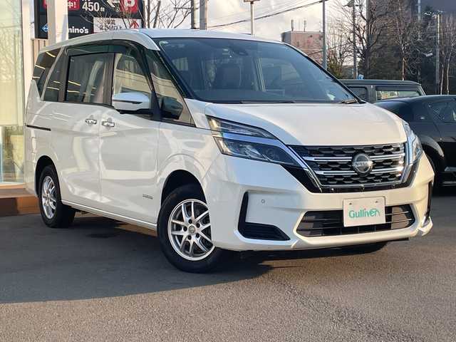 日産 セレナ X V 道央・札幌 2020(令2)年 6.9万km ブリリアントホワイトパール ・４WD/・衝突軽減ブレーキ/・両側パワースライドドア/・全方位カメラ/・純正ナビ/　CD＆DVD＆BT＆TV/・バックカメラ/・サイドカメラ/・フロントカメラ/・ブラインドスポットモニター/・純正エンジンスターター/・オートライト/・オートエアコン/・クルーズコントロール/・ビルトインETC/・プッシュスタート/・スマートキー/・電動格納ミラー/・前方ドライブレコーダー/・純正フロアマット/・ドアバイザー/・ウィンカーミラー/・フォグライト/・LEDヘッドライト/・スペアキー
