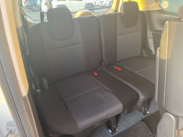 日産 セレナ X V 道央・札幌 2020(令2)年 6.9万km ブリリアントホワイトパール ・４WD/・衝突軽減ブレーキ/・両側パワースライドドア/・全方位カメラ/・純正ナビ/　CD＆DVD＆BT＆TV/・バックカメラ/・サイドカメラ/・フロントカメラ/・ブラインドスポットモニター/・純正エンジンスターター/・オートライト/・オートエアコン/・クルーズコントロール/・ビルトインETC/・プッシュスタート/・スマートキー/・電動格納ミラー/・前方ドライブレコーダー/・純正フロアマット/・ドアバイザー/・ウィンカーミラー/・フォグライト/・LEDヘッドライト/・スペアキー