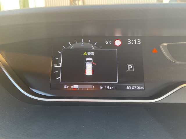 日産 セレナ X V 道央・札幌 2020(令2)年 6.9万km ブリリアントホワイトパール ・４WD/・衝突軽減ブレーキ/・両側パワースライドドア/・全方位カメラ/・純正ナビ/　CD＆DVD＆BT＆TV/・バックカメラ/・サイドカメラ/・フロントカメラ/・ブラインドスポットモニター/・純正エンジンスターター/・オートライト/・オートエアコン/・クルーズコントロール/・ビルトインETC/・プッシュスタート/・スマートキー/・電動格納ミラー/・前方ドライブレコーダー/・純正フロアマット/・ドアバイザー/・ウィンカーミラー/・フォグライト/・LEDヘッドライト/・スペアキー