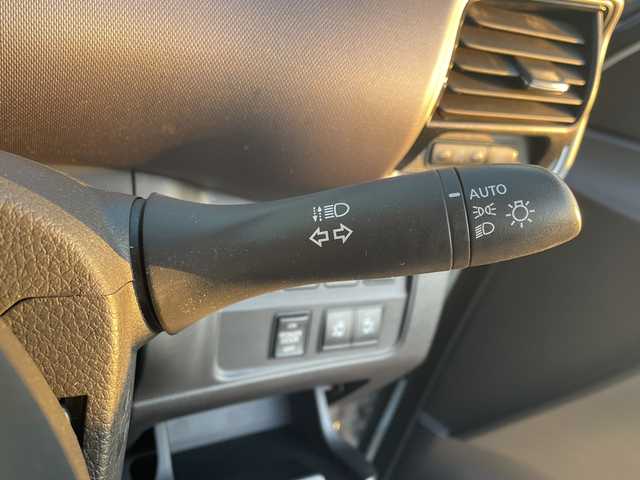 日産 セレナ X V 道央・札幌 2020(令2)年 6.9万km ブリリアントホワイトパール ・４WD/・衝突軽減ブレーキ/・両側パワースライドドア/・全方位カメラ/・純正ナビ/　CD＆DVD＆BT＆TV/・バックカメラ/・サイドカメラ/・フロントカメラ/・ブラインドスポットモニター/・純正エンジンスターター/・オートライト/・オートエアコン/・クルーズコントロール/・ビルトインETC/・プッシュスタート/・スマートキー/・電動格納ミラー/・前方ドライブレコーダー/・純正フロアマット/・ドアバイザー/・ウィンカーミラー/・フォグライト/・LEDヘッドライト/・スペアキー