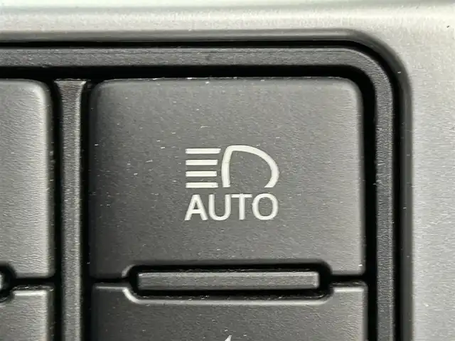 トヨタ エスティマ アエラス プレミアム G 道央・札幌 2016(平28)年 4.2万km ホワイトパールクリスタルシャイン ・４WD（オートモード付）/・寒冷地仕様/・DOP９インチSDナビ/　CD/DVD/SD/BT/フルセグTV/・バックカメラ/・ビルトインETC/・ドライブレコーダー前方（ZDR012）/・トヨタセーフティセンス/・衝突被害軽減ブレーキ/・レーンキープアシスト/・先行車発進通知/・クルーズコントロール/・横滑り防止装置/・ABS/・MTモード付AT/・両側パワースライドドア/・ハーフレザーシート/・D+N席シートヒーター/・D席メモリーシート/・nanoe付WAC/・オートマチックハイビーム/・オートライト/・LEDヘッドライト/・電動格納ウィンカーミラー/・純正フロアマット/・プッシュスタート/・スマートキー/・保証書