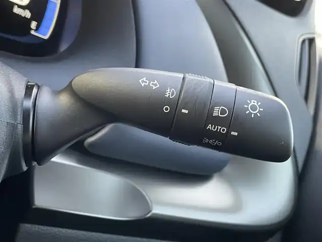 トヨタ アクア Z 滋賀県 2023(令5)年 2.9万km ダークブルーマイカM 純正10.5インチナビ/AM/FM/Bluetooth/パノラミックビューモニター/ビルトインETC/セーフティセンス/・プリクラッシュセーフティ/・レーントレーシングアシスト/・レーダークルーズコントロール/・オートマチックハイビーム/・ロードサインアシスト/パーキングサポートブレーキ/LEDヘッドライト/オートライト/ブラインドスポットモニター/ハーフレザーシート/D席パワーシート/D/N席シートヒーター/クリアランスソナー/プッシュスタート/スマートキー/前後ドライブレコーダー