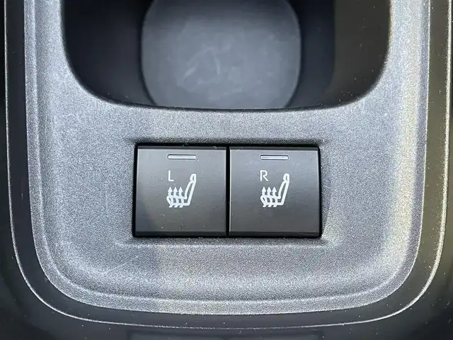 トヨタ アクア Z 滋賀県 2023(令5)年 2.9万km ダークブルーマイカM 純正10.5インチナビ/AM/FM/Bluetooth/パノラミックビューモニター/ビルトインETC/セーフティセンス/・プリクラッシュセーフティ/・レーントレーシングアシスト/・レーダークルーズコントロール/・オートマチックハイビーム/・ロードサインアシスト/パーキングサポートブレーキ/LEDヘッドライト/オートライト/ブラインドスポットモニター/ハーフレザーシート/D席パワーシート/D/N席シートヒーター/クリアランスソナー/プッシュスタート/スマートキー/前後ドライブレコーダー