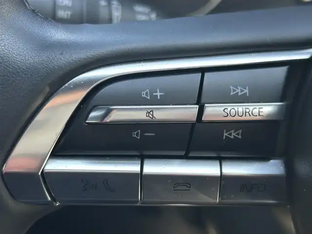 マツダ マツダ３ファストバック XD バーガンディセレクション 熊本県 2019(令1)年 9.4万km ポリメタルグレーM 純正ナビ/【フルセグTV/Bluetooth/CD/DVD/USB/HDMI】/バックカメラ/レーダークルーズコントロール/スマートブレーキサポート前後/車線逸脱警報システム/レーンキープアシストシステム/ドライバーアテンションアラート/コーナーセンサー/ディスタンス＆アテンションアラート/ブラインドスポットモニタリングシステム/ヘッドアップディスプレイ/パドルシフト/ブレーキホールド/電動パーキングブレーキ/オートLEDライト/オートハイビーム/ウィンカーミラー/レザーシート（ワインレッド）/D席パワーシート/前席シートヒーター/革巻きステアリング/ハンドルヒーター/ETC/純正フロアマット/ドアバイザー/横滑り防止装置/保証書/取扱説明書/スペアキー