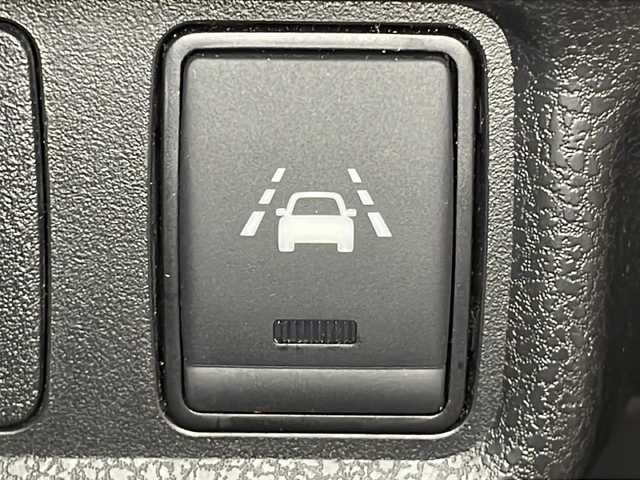 日産 ノート e－パワー X 広島県 2018(平30)年 4.5万km スーパーブラック 純正ナビ　/アラウンドビューモニター　/フルセグ　/オートハイビーム　/インテリジェントルームミラー　/レーンキープアシスト　/オートライト　/衝突軽減　/コーナーセンサー　/スマートキー　/LEDヘッドランプ　/ETC/社外14インチアルミホイール(185/70/R14)/エアバック（運転席/助手席）