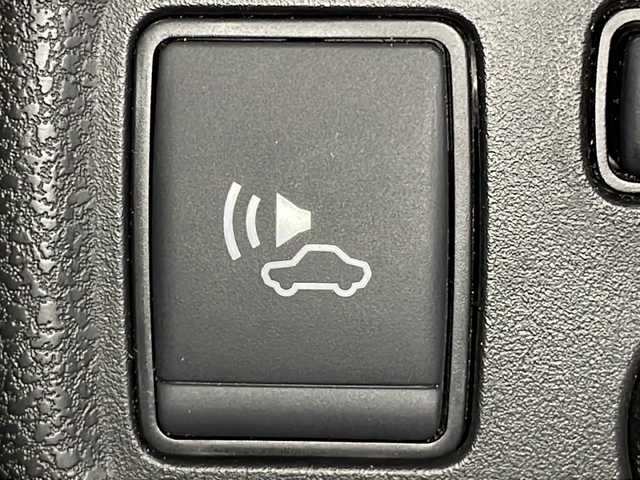 日産 ノート e－パワー X 広島県 2018(平30)年 4.5万km スーパーブラック 純正ナビ　/アラウンドビューモニター　/フルセグ　/オートハイビーム　/インテリジェントルームミラー　/レーンキープアシスト　/オートライト　/衝突軽減　/コーナーセンサー　/スマートキー　/LEDヘッドランプ　/ETC/社外14インチアルミホイール(185/70/R14)/エアバック（運転席/助手席）