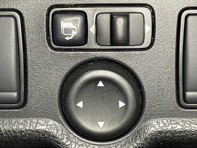 日産 ノート e－パワー X 広島県 2018(平30)年 4.5万km スーパーブラック 純正ナビ　/アラウンドビューモニター　/フルセグ　/オートハイビーム　/インテリジェントルームミラー　/レーンキープアシスト　/オートライト　/衝突軽減　/コーナーセンサー　/スマートキー　/LEDヘッドランプ　/ETC/社外14インチアルミホイール(185/70/R14)/エアバック（運転席/助手席）