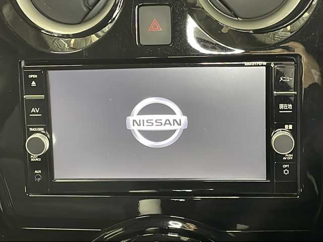 日産 ノート e－パワー X 広島県 2018(平30)年 4.5万km スーパーブラック 純正ナビ　/アラウンドビューモニター　/フルセグ　/オートハイビーム　/インテリジェントルームミラー　/レーンキープアシスト　/オートライト　/衝突軽減　/コーナーセンサー　/スマートキー　/LEDヘッドランプ　/ETC/社外14インチアルミホイール(185/70/R14)/エアバック（運転席/助手席）